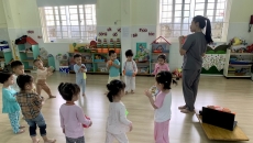 HĐ âm nhạc: Nghe hát  HĐ âm nhạc: Nghe hát